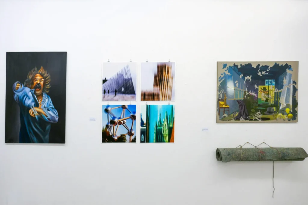 Ausstellung In Between