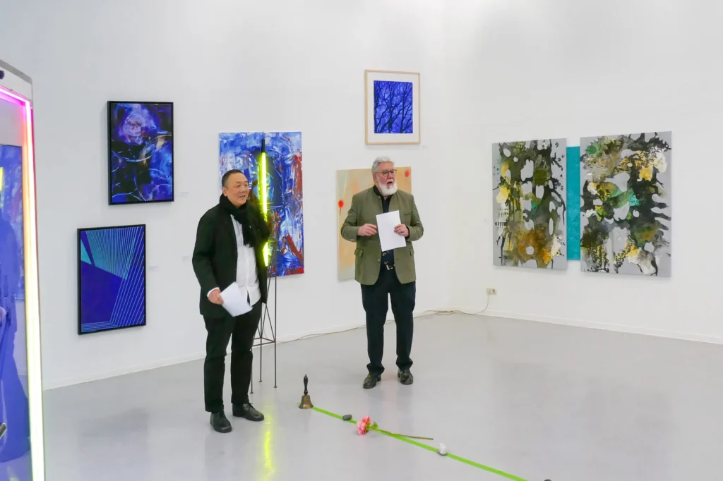 Ausstellung In Between