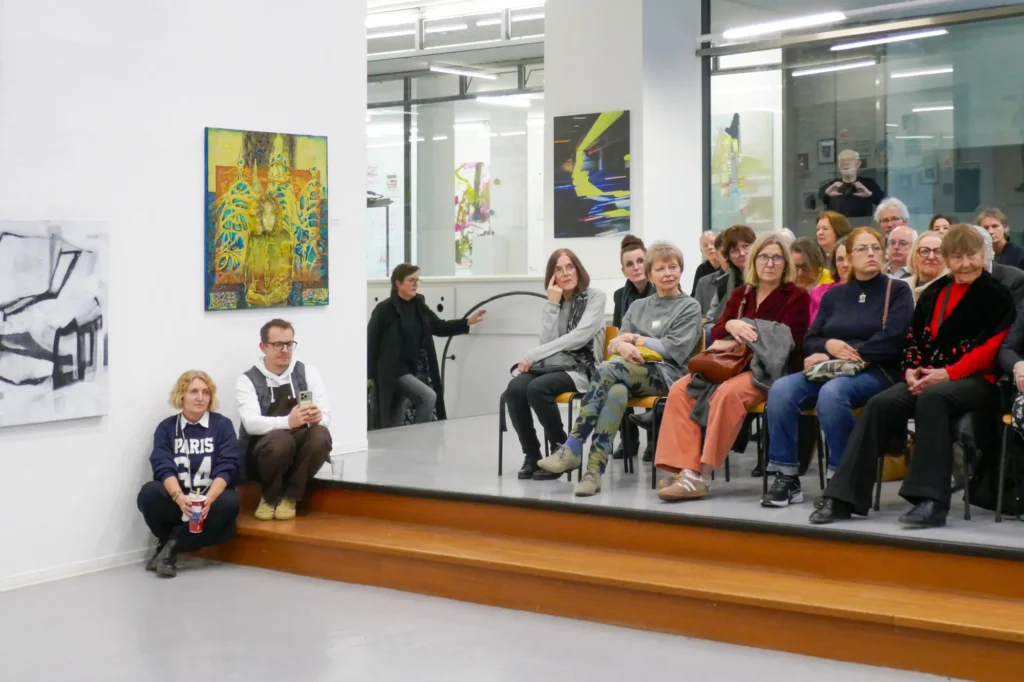 Ausstellung In Between